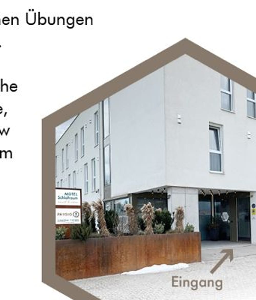 Außenansicht des Motels Schlafraum mit markiertem Praxis-Eingang in Schlüßlberg